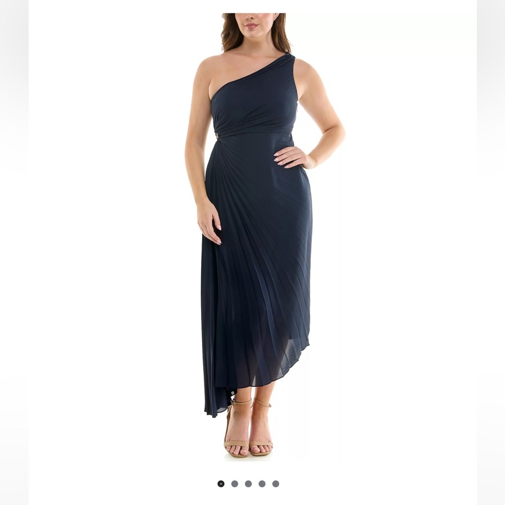 Brand new, never worn Nicole Miller Navy dress size 6